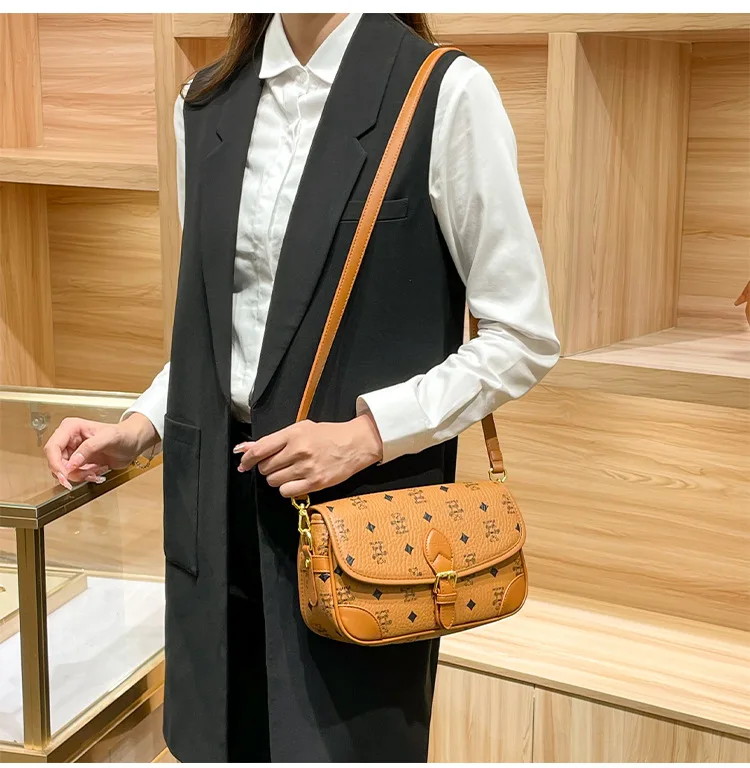 

Популярная классическая винтажная повседневная женская сумка: элегантная, роскошная, кожаная, модная, стильная, трендовая.