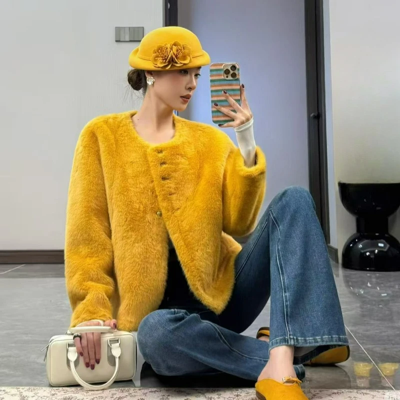 Short Casual Youthful Plush Fur Round Neck Jacket 2026 Winter New Fashionable Eco-friendly Woolen Faux Mink Fur Coat for Women