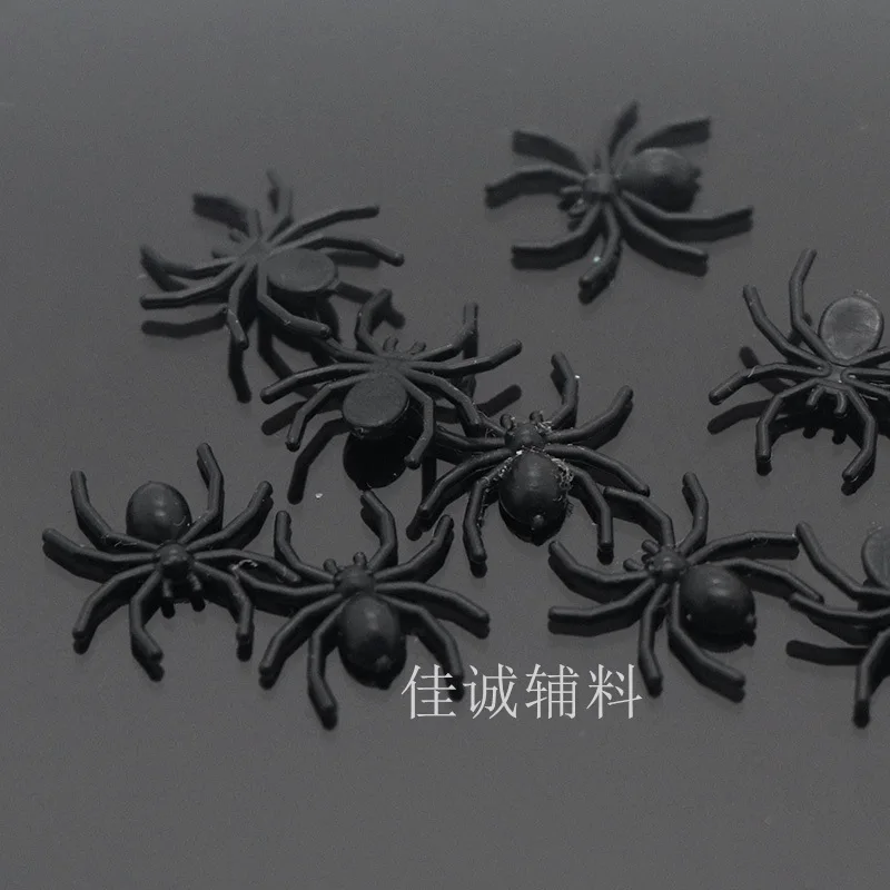 500pcs Simulation Spider Toys Realistic Plastic Halloween Decorations Scary Prank Spiders for PartiesHaunted Houses