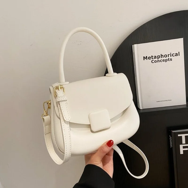 

Famous Designer Leather Women's Shoulder Bag High-End Luxury Brand Fashionable Elegant Crossbody Chic Accent Daily Bag​