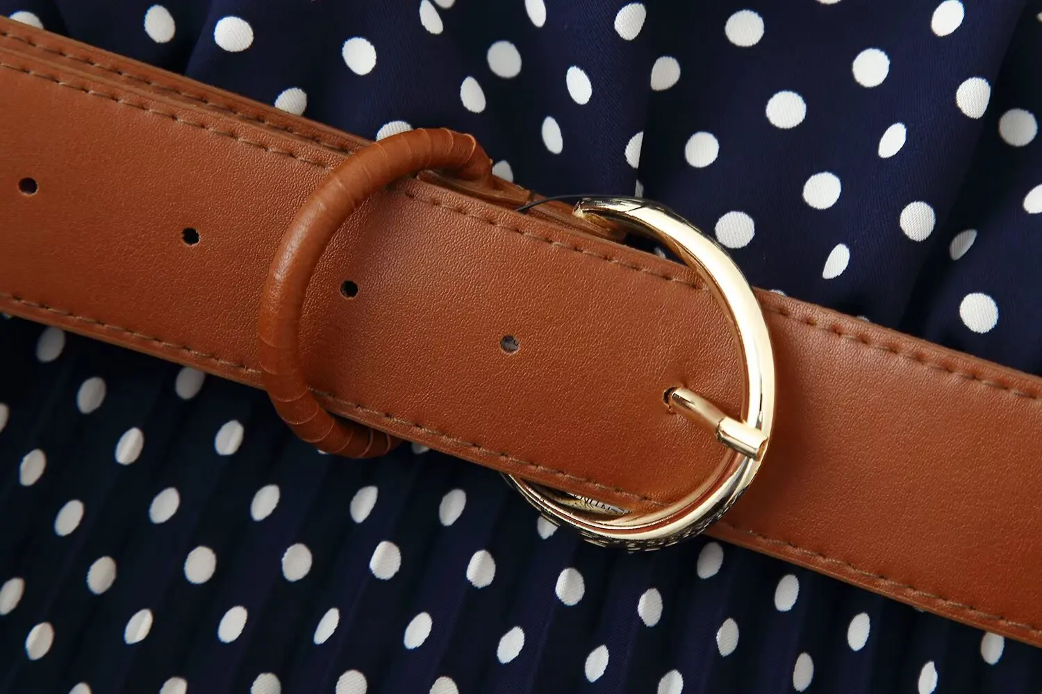 Elegancka sukienka w grochy z paskiem KONDALA, damska sukienka na ramiączkach, bez pleców, moda letnia 2025, styl high street, na wakacje, imprezę, sukienka typu halter.