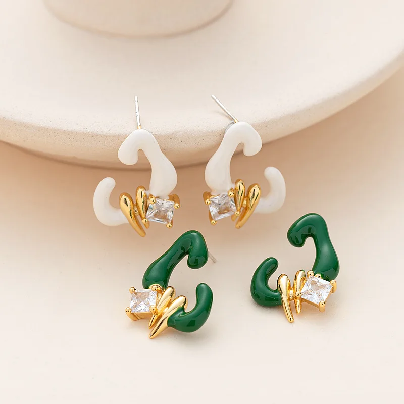 

Classic Simple Retro Geometric Brass Inlaid Zircon Green Enamel Earrings Milky White Drip Oil Statement Stud Earrings for Women