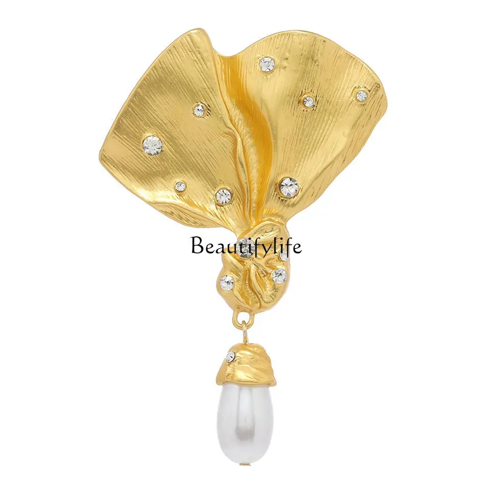 

Medieval Matte Gold Pearl Folded Bow Brooch Court Temperament Jacket Suit Corsage