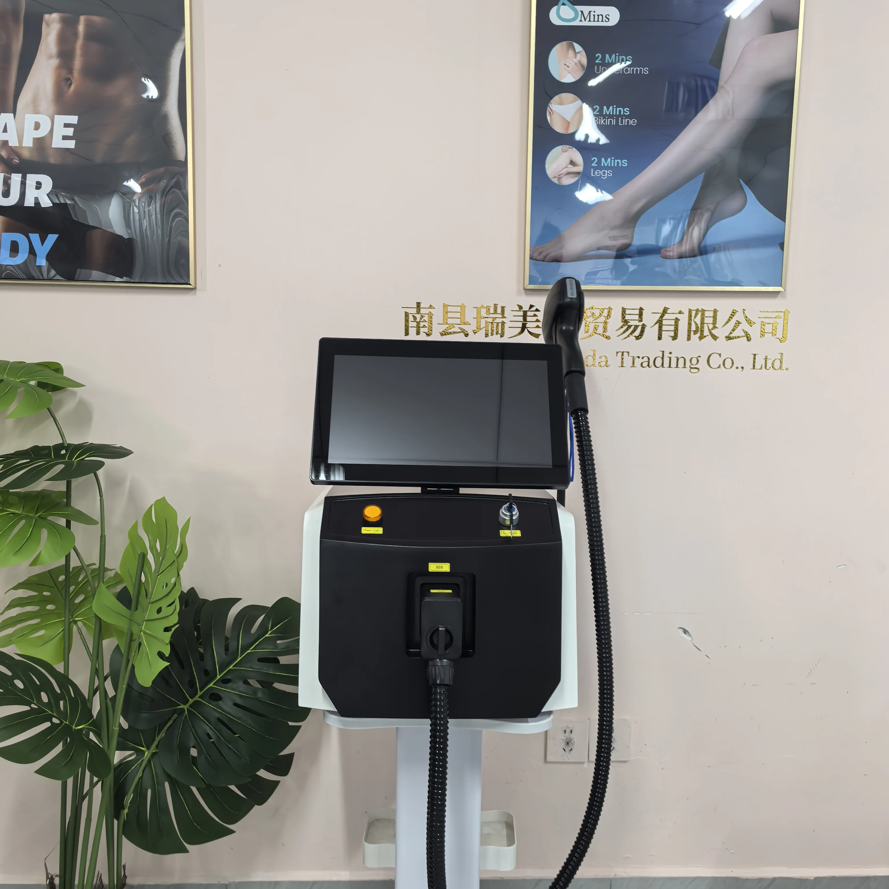 808 Diode Laser Machine 10 Bars High Energy Sapphire Cooling System For Whole Body Hair Removal Professional Salon Instrument