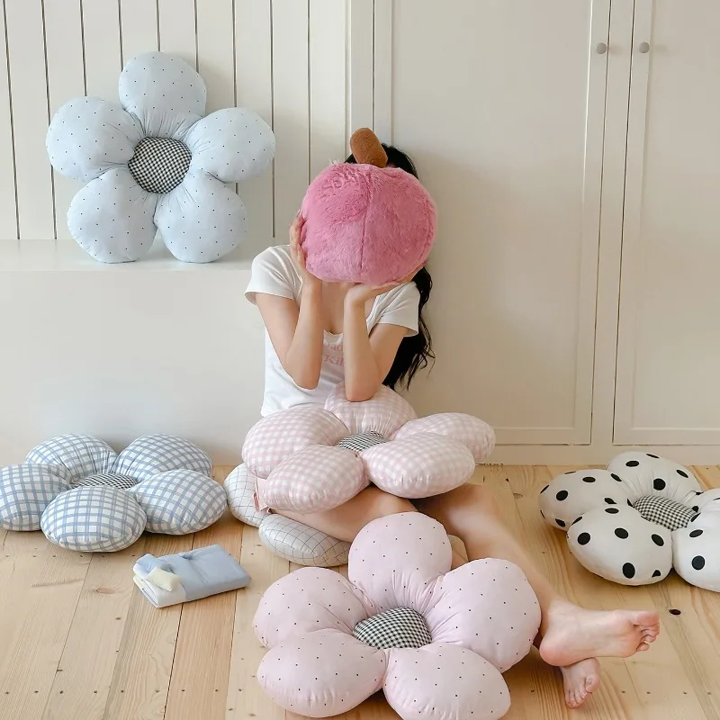 

2025 new flower throw pillow, diameter 55cm/piece, big wave dot flower, Korean apartment flower throw pillow