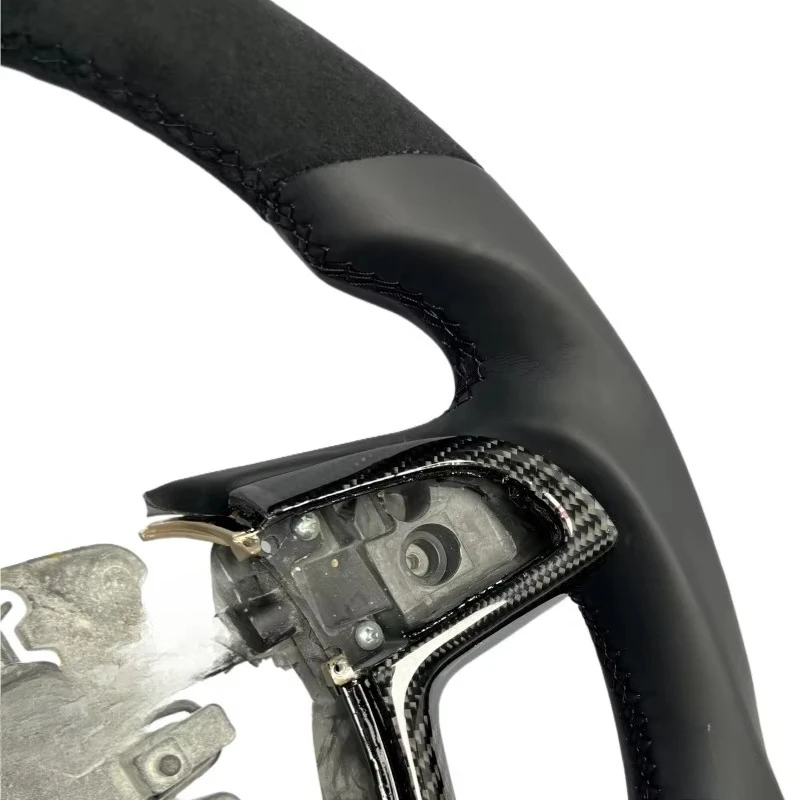 Bild 6: Carbonfaser-Leder-Lenkrad für VE 2006 HSV GTS Sportlenkrad-Modifikation