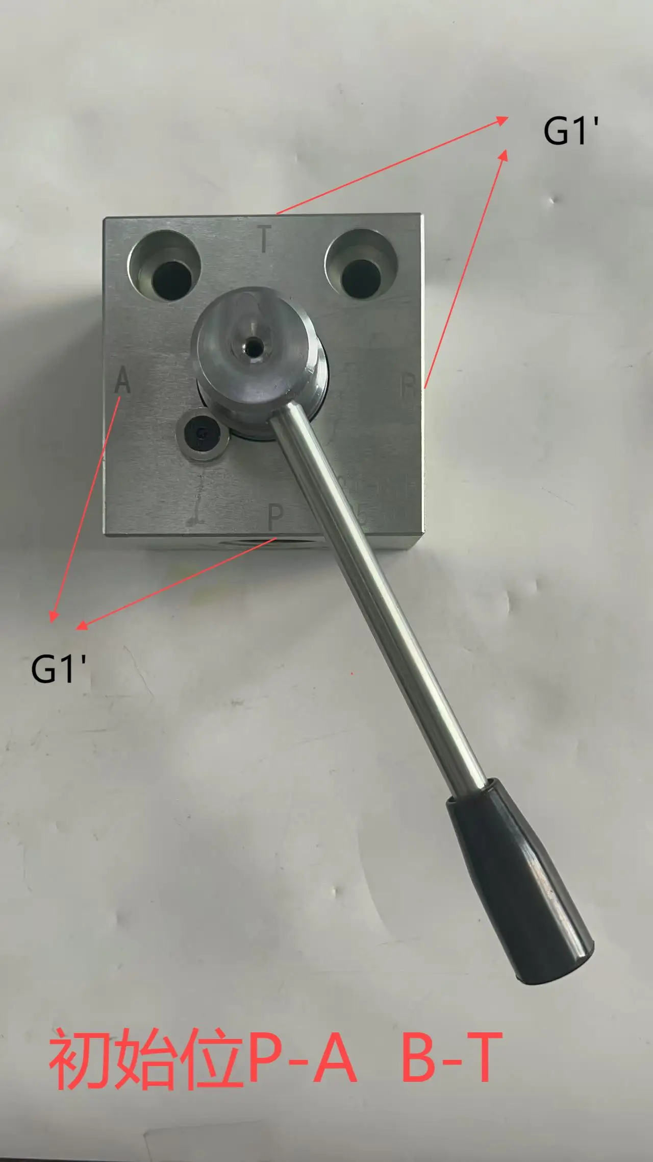 W8 two-way four-way manual rotary valve with a 1-inch oil outlet is widely used in geological exploration drilling rigs.