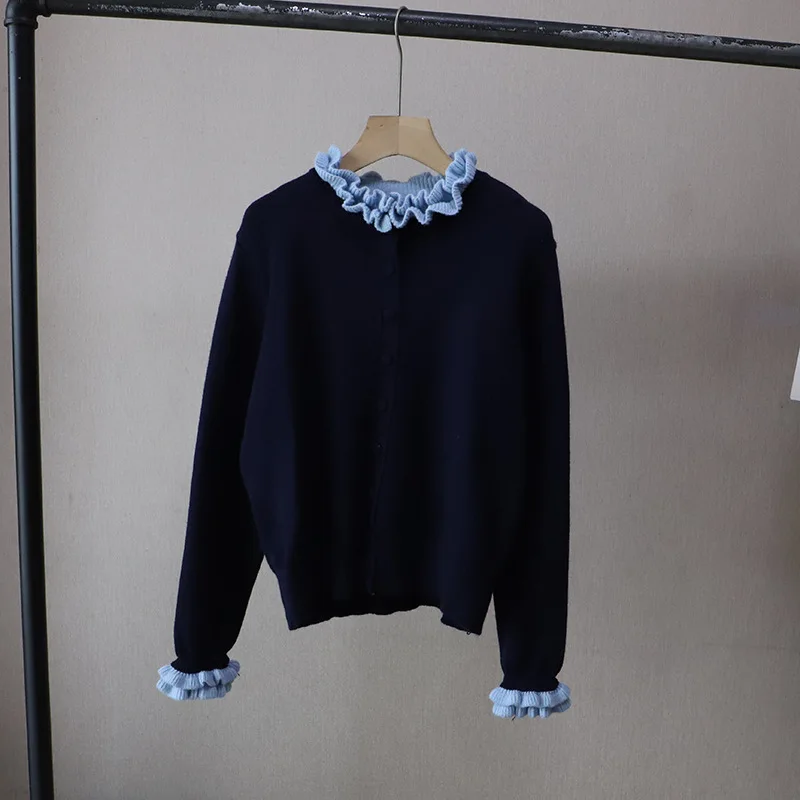 

Осень/зима 2025 г., новый милый и молодежный облегающий универсальный кардиган с отделкой из рюшами для женщин