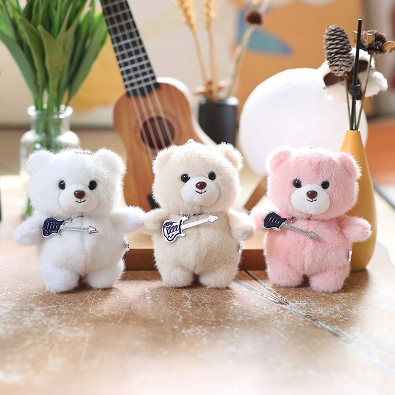 Poupée en peluche avec pendentif ours en peluche de guitare douce - Porte-clés en peluche mignon pour sac à dos - Cadeau d'anniversaire idéal pour enfant.