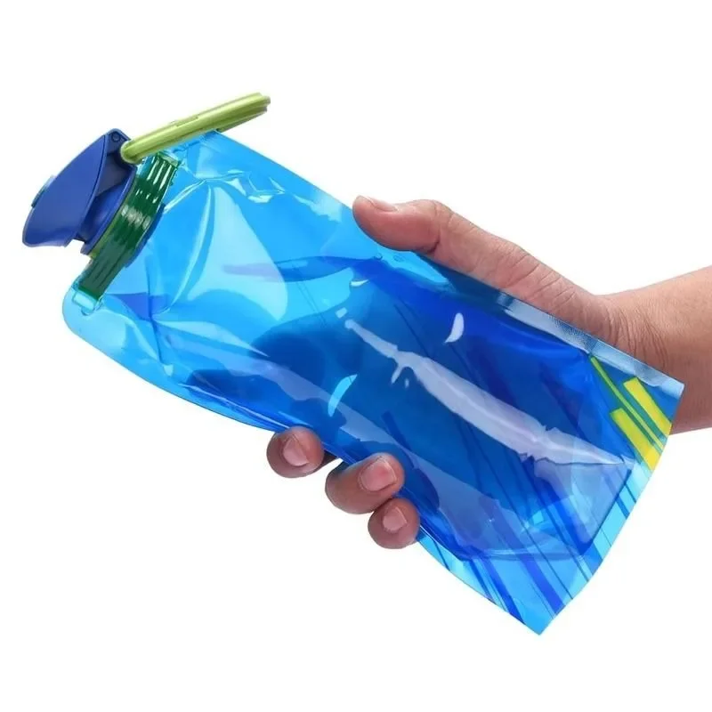 1pc 700ml Outdoor Sports Portable Hook Fold Water Bag Hike Pe Environmentally Cups High-Capacity Cycling Mountaineering Camping