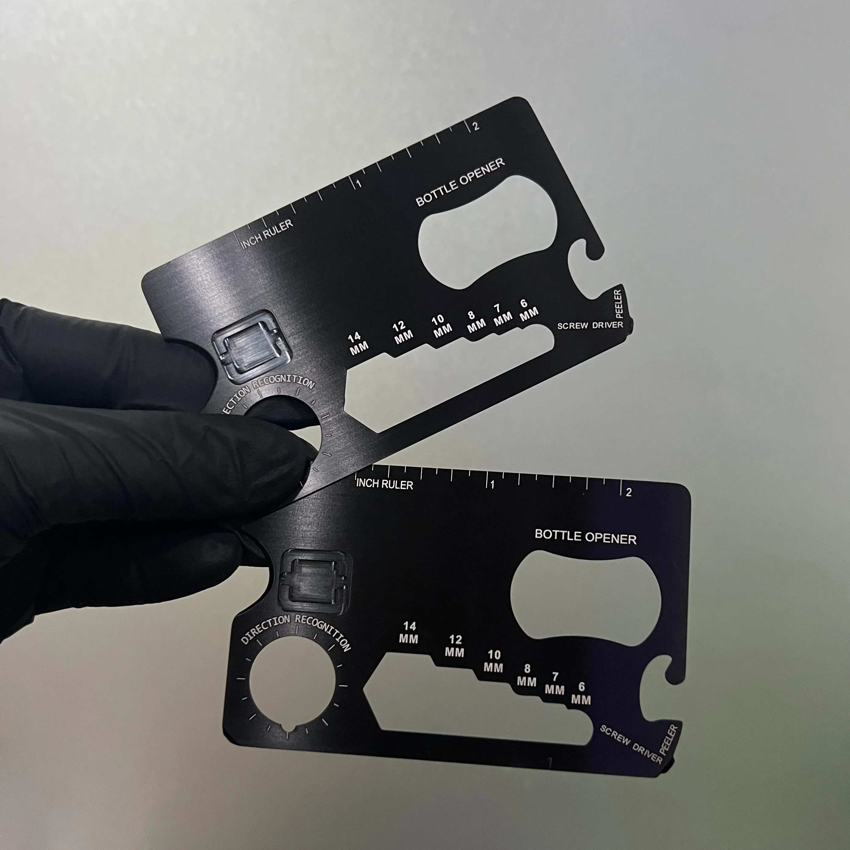 

Лидер продаж, красная металлическая карточка, латунная алюминиевая табличка, металлическая визитная карточка NFC, пустая металлическая визитная карточка из нержавеющей стали