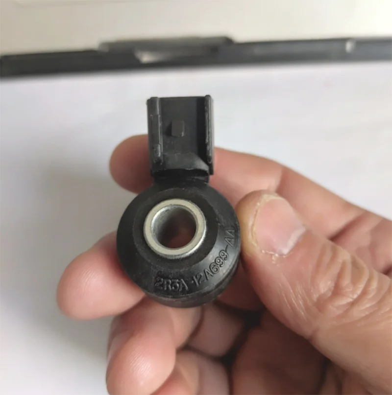 1 ชิ้นเคาะเซ็นเซอร์สําหรับฟอร์ด Mondeo lll BJ.01 OE No. :2R3A-12A699-AA