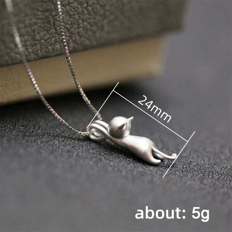 Huitan Cute Cat Necklace Women Black /White Animal Pendant Y2K Neck Accessories Daily Wear Party Trendy Jewelry Fancy Gift