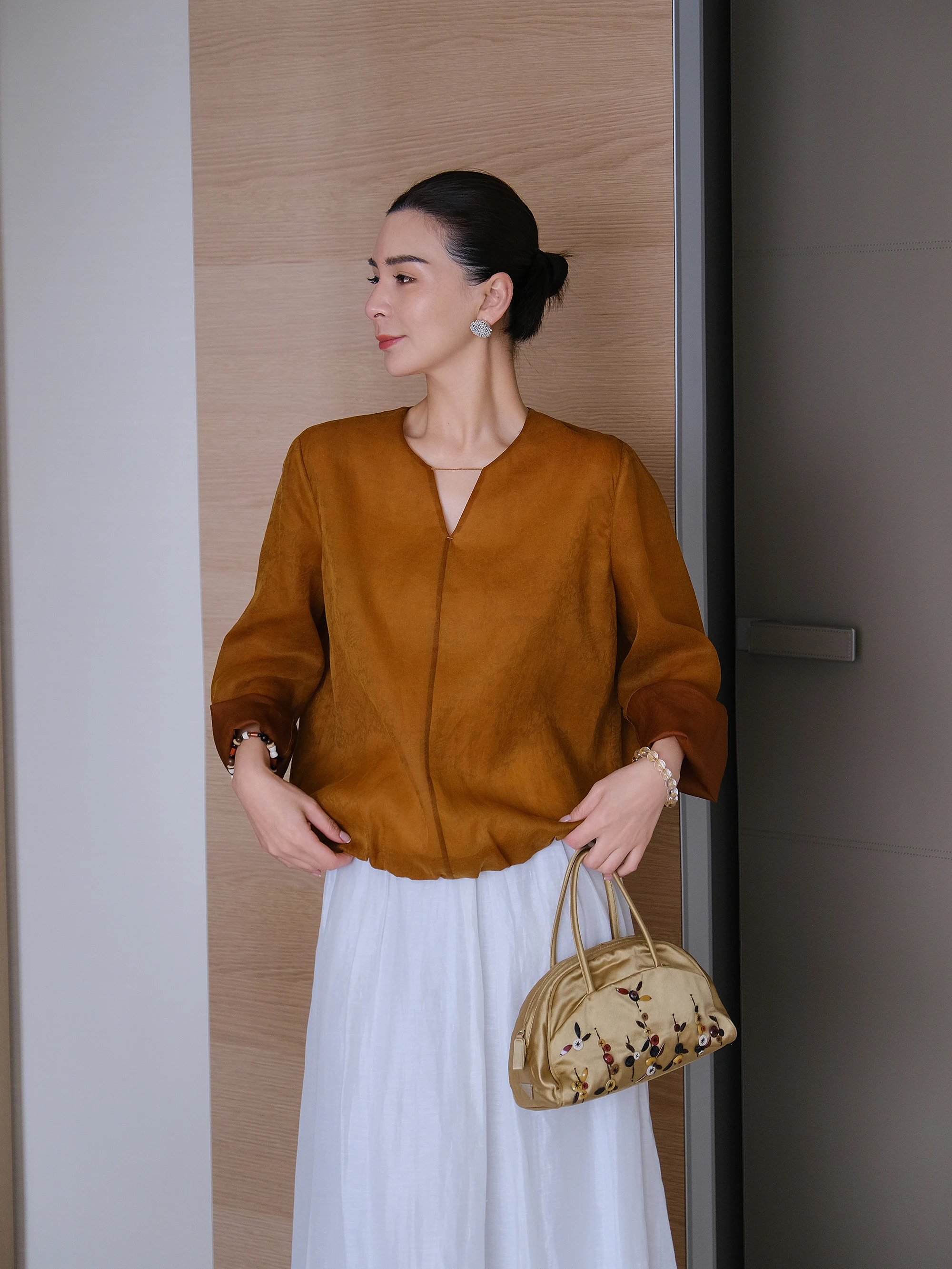 

Женская блузка Mallin Spring Summer 10 Momme из шелка Ogeen Red Cloud с темным узором и вышивкой, V-образный вырез, длинный рукав