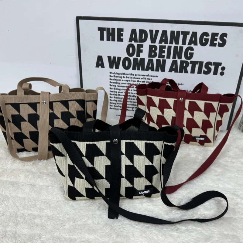 

Large Capacity Fashion Knitted Bag, Versatile Commuter Shoulder Bag, Casual Fashion Retro Handbag Crossbody Bags for Women