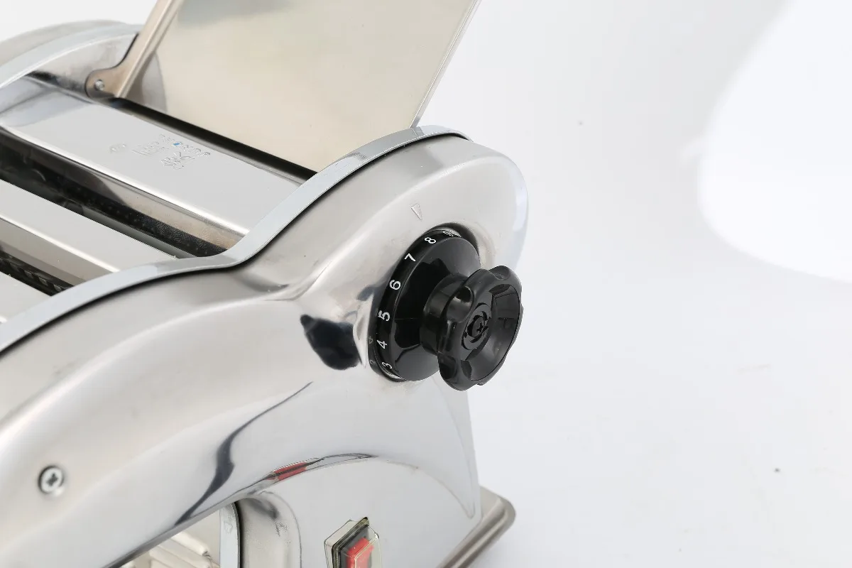 ماكينة صنع المعكرونة الكهربائية JCD-10L للاستخدام المنزلي