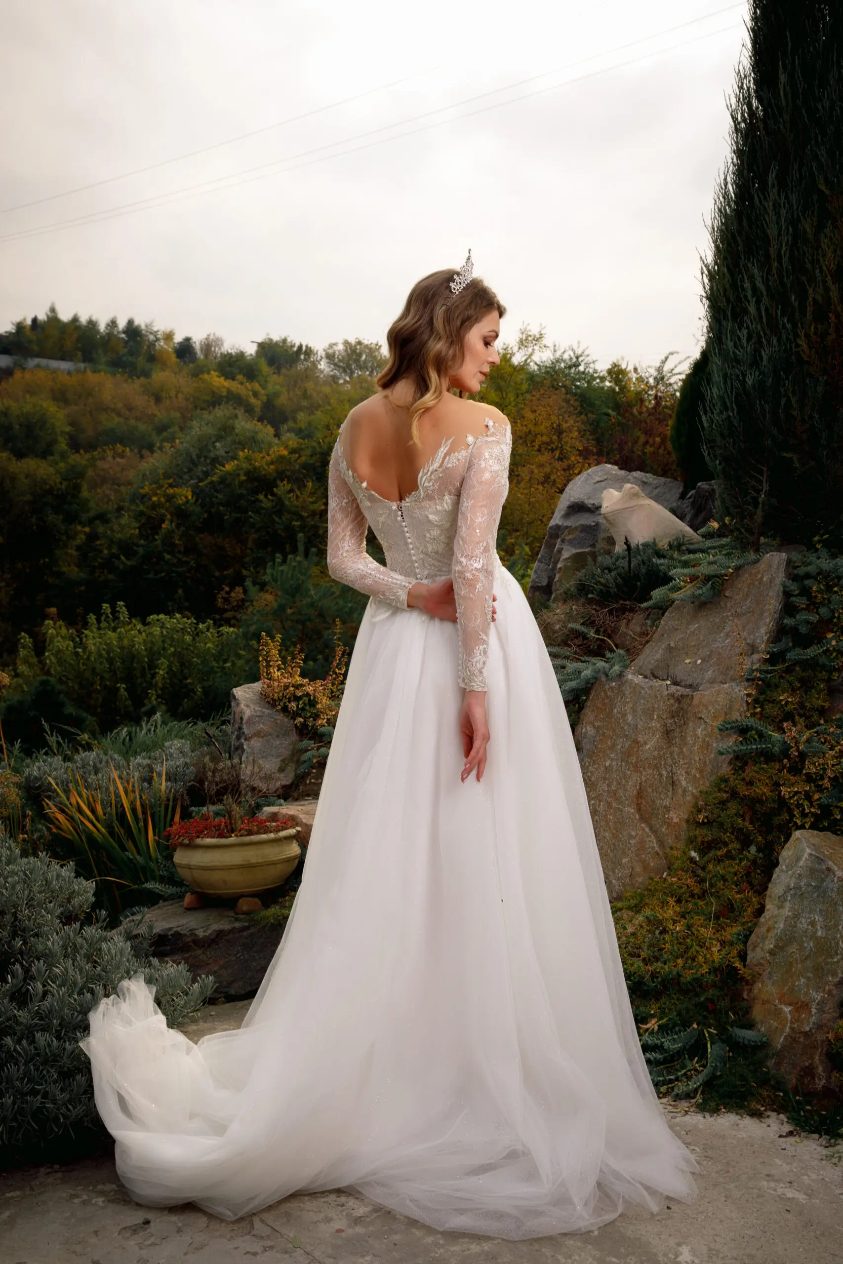 Vestidos de novia elegantes de línea A, apliques de lentejuelas, vestidos de novia de princesa de encaje, Vestido sin espalda de manga larga hecho a medida