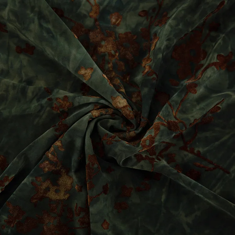 Damska sukienka w zielony wzór, jesienna, vintage, elegancka, z wysokim stanem, uniwersalna, dopasowana, ołówkowa spódnica z wysokim stanem.