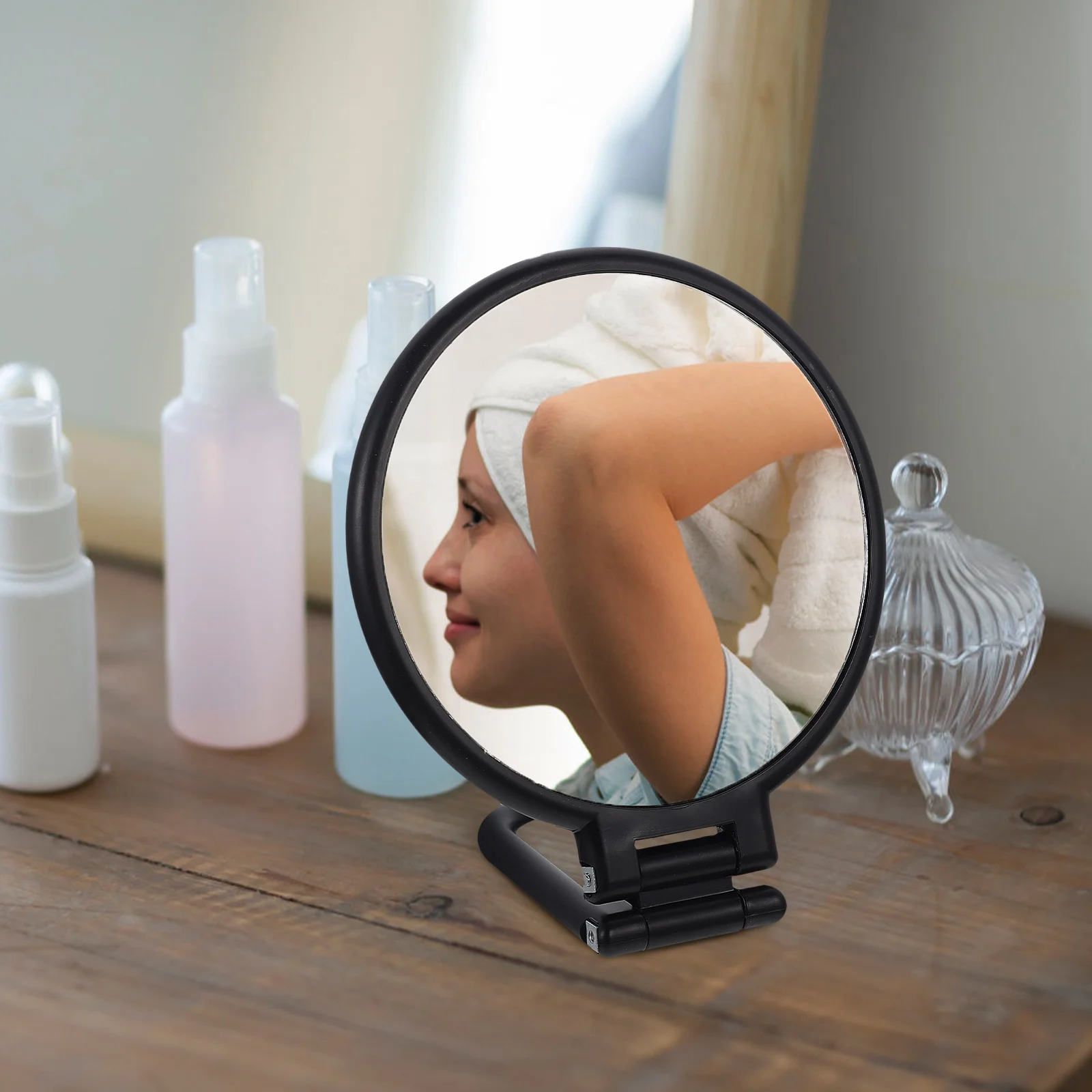 

Handheld Mirror Lightweight Durable Material Portable Design Protective Outer Case Clear Reflection Practical Use