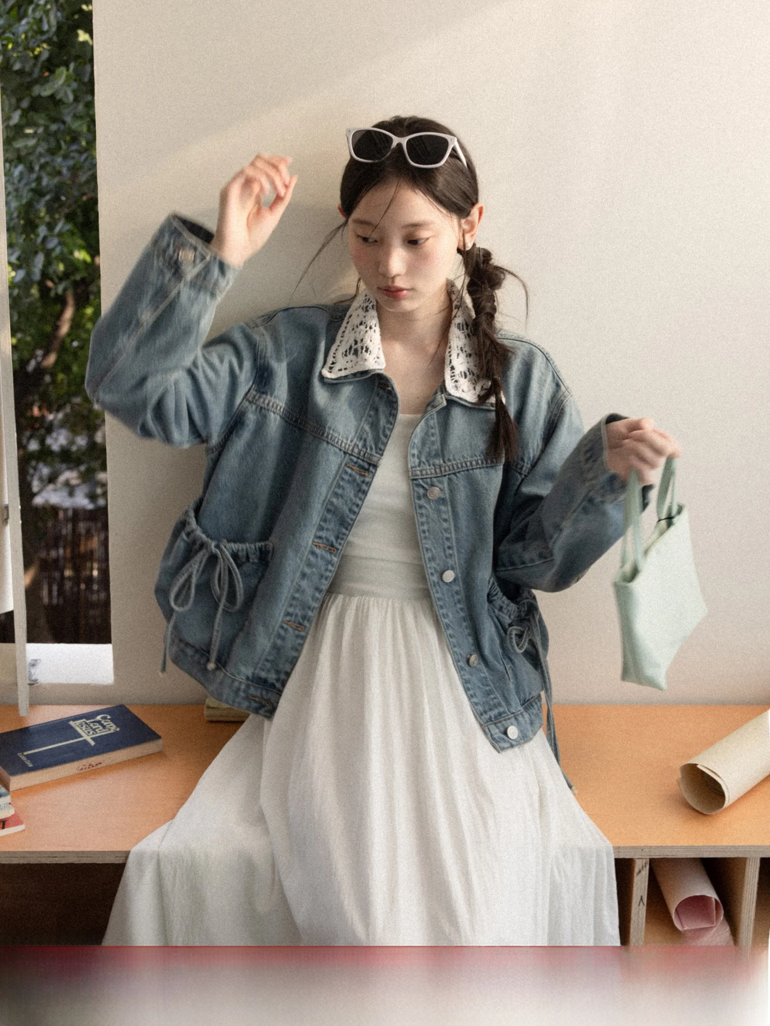 

Retro Blue Lace Splicing Loose Collar Denim Jacket Women's Spring Casual Style Long Sleeve Cotton Blend Outerwear