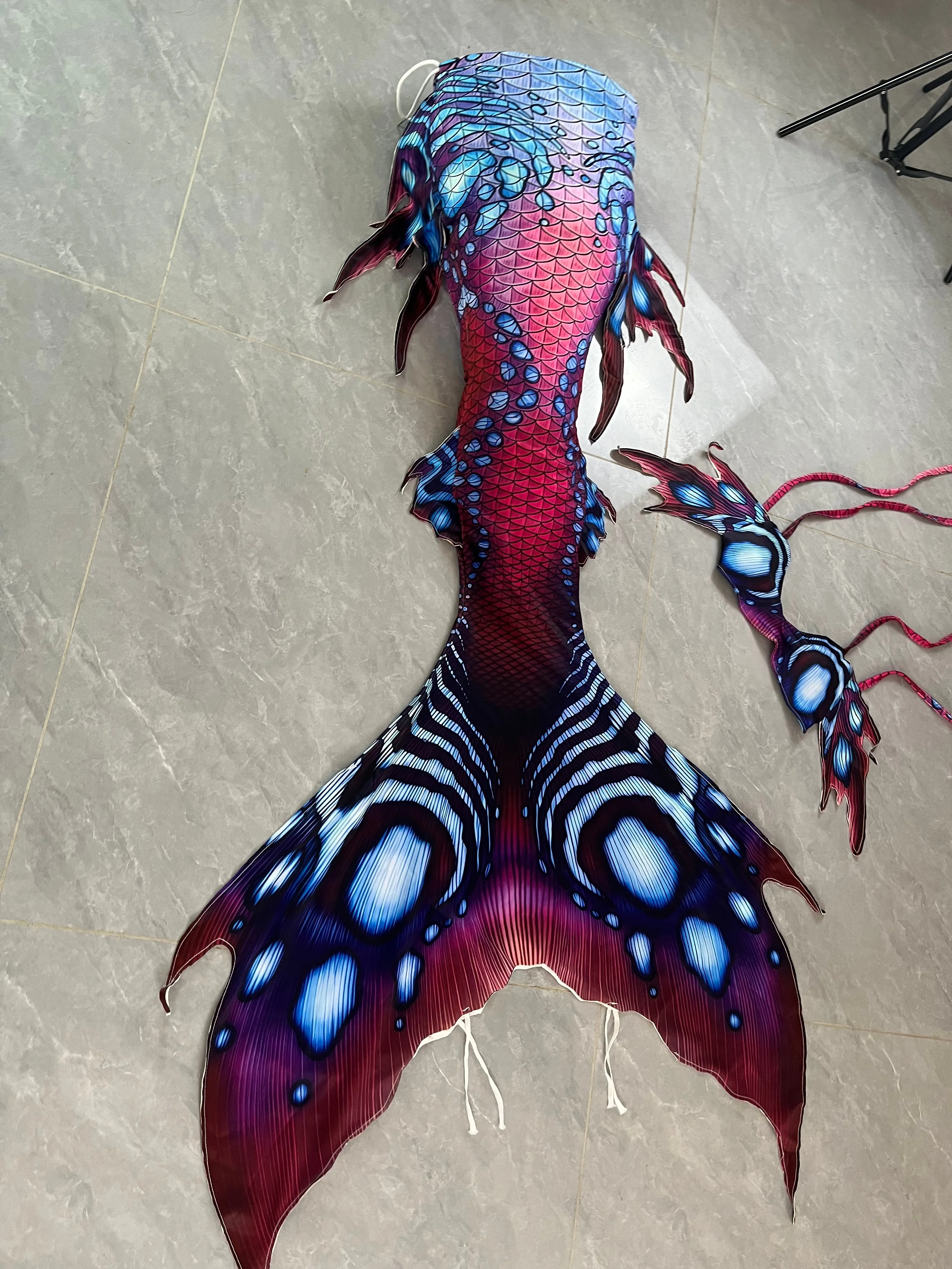 

New European And American Multi-Color Comfortable Mermaid Tail, Beach Vacation Free Diving Mermaid Costume