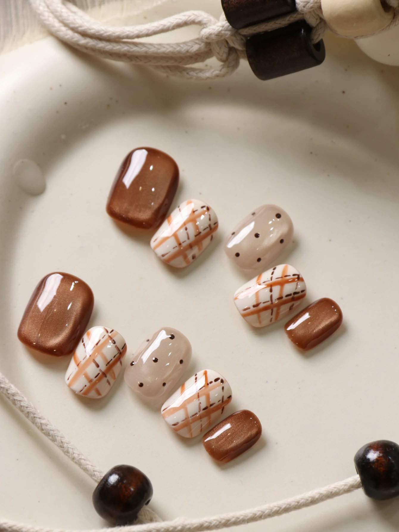 10 Uds. De uñas postizas acrílicas con ojos de gato marrones cortos, incluye 1 hoja de pestañas adhesivas y 1 Mini archivo