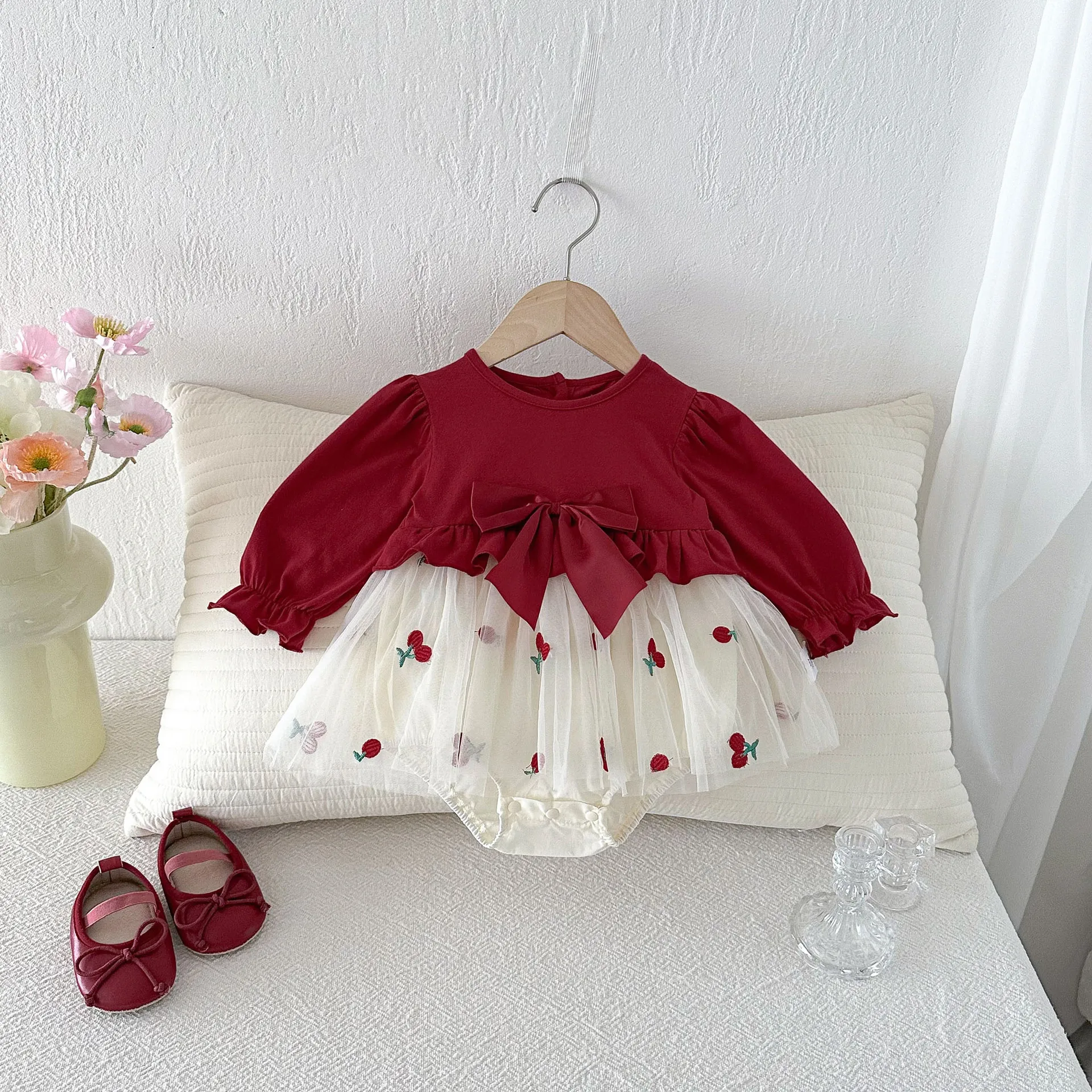 

Весенняя одежда для девочек 0-2 лет, наряд для дня рождения, боди с рюшами и комбинезон для малышек