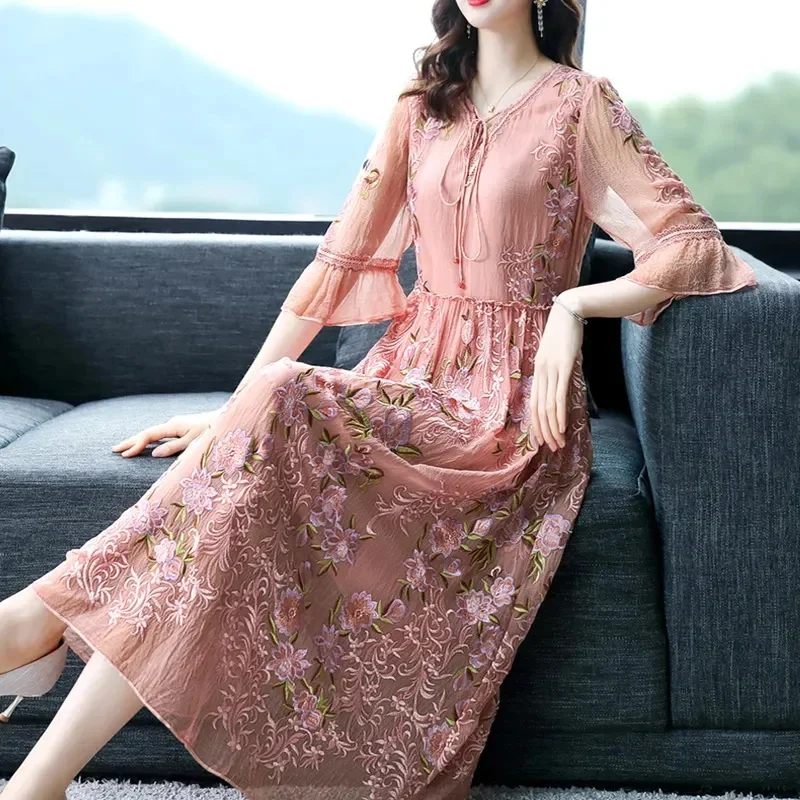 

Industry Embroidery Imitation Silk Dress Women Summer 2023 New Fashion Loose Medium Length Fragmented Mulberry Silk Skirt V1065