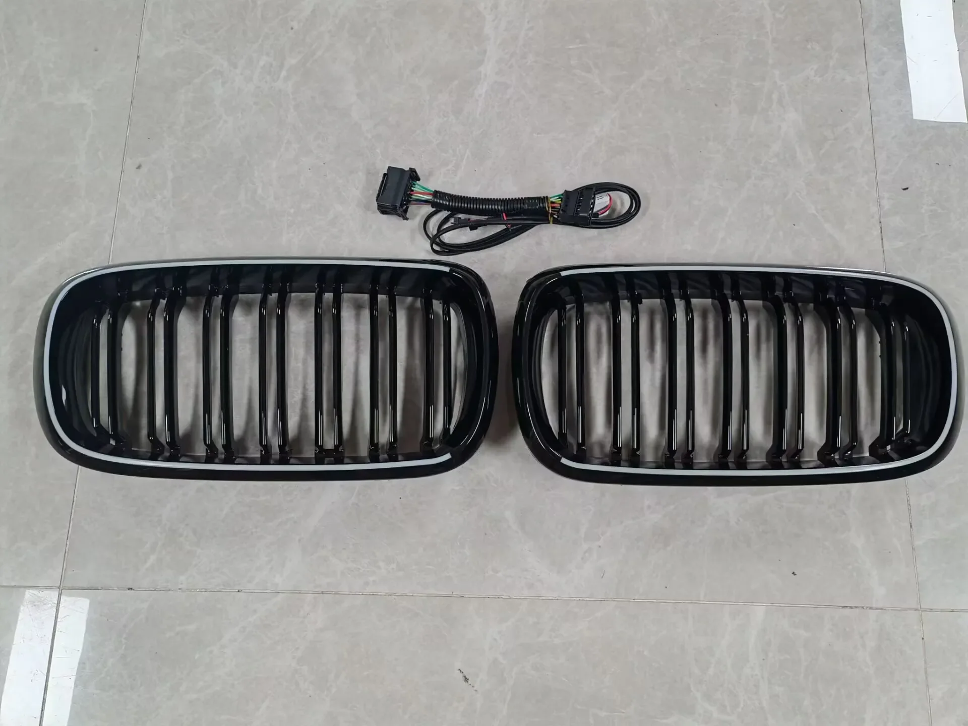 Image 7: Grille LED noire brillante pour BMW X5 X6 M F15 F16 F85 F86 XDrive 30i 35d 40i M50i 2014-2018, compatible avec ABS.