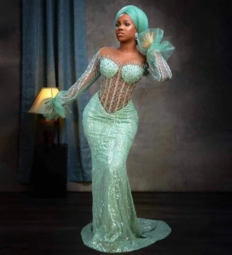 Vestido de fiesta de mujer con cuentas de encaje de sirena elegante personalizado Sexy escote en forma de corazón manga larga adecuado para ocasiones especiales vestido de fiesta