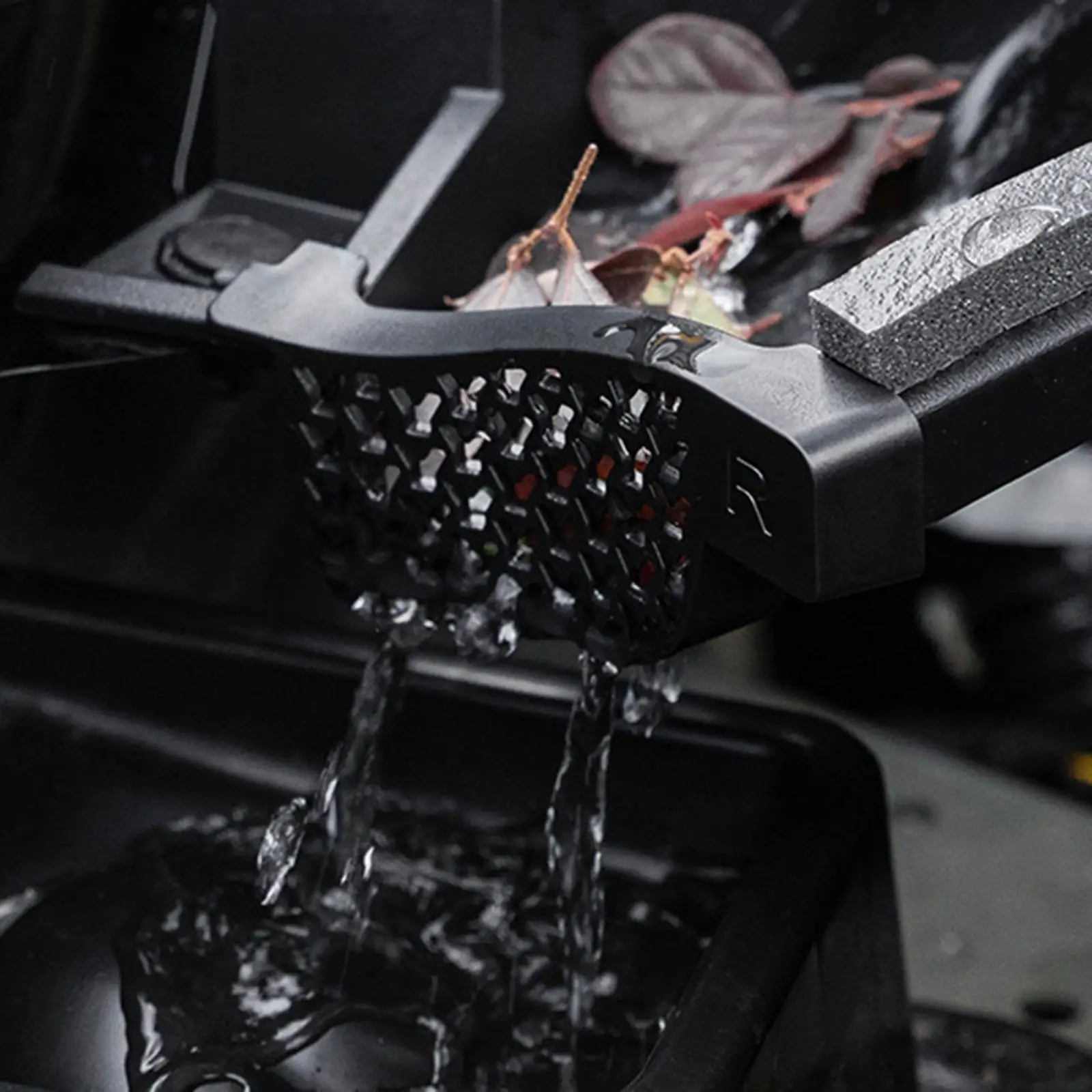 Automotive Interior Accessories Guide Machine Cover Hood Sink Net Water Outlet Protection for Tesla Model Y