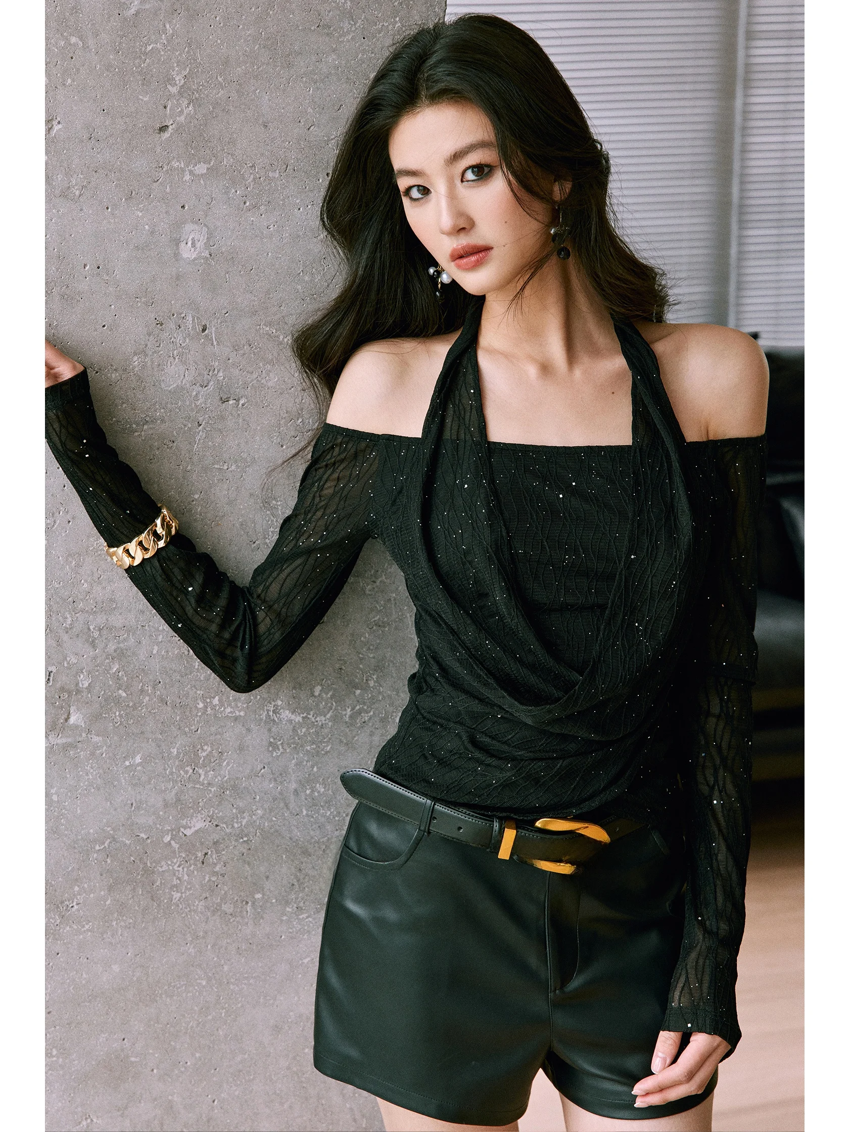 

WANGXO Star Light Texture Elastic Knitted Slim Fit One Shoulder Cross Neck Design Long Sleeve Women's T-shirt Hot Girl Style