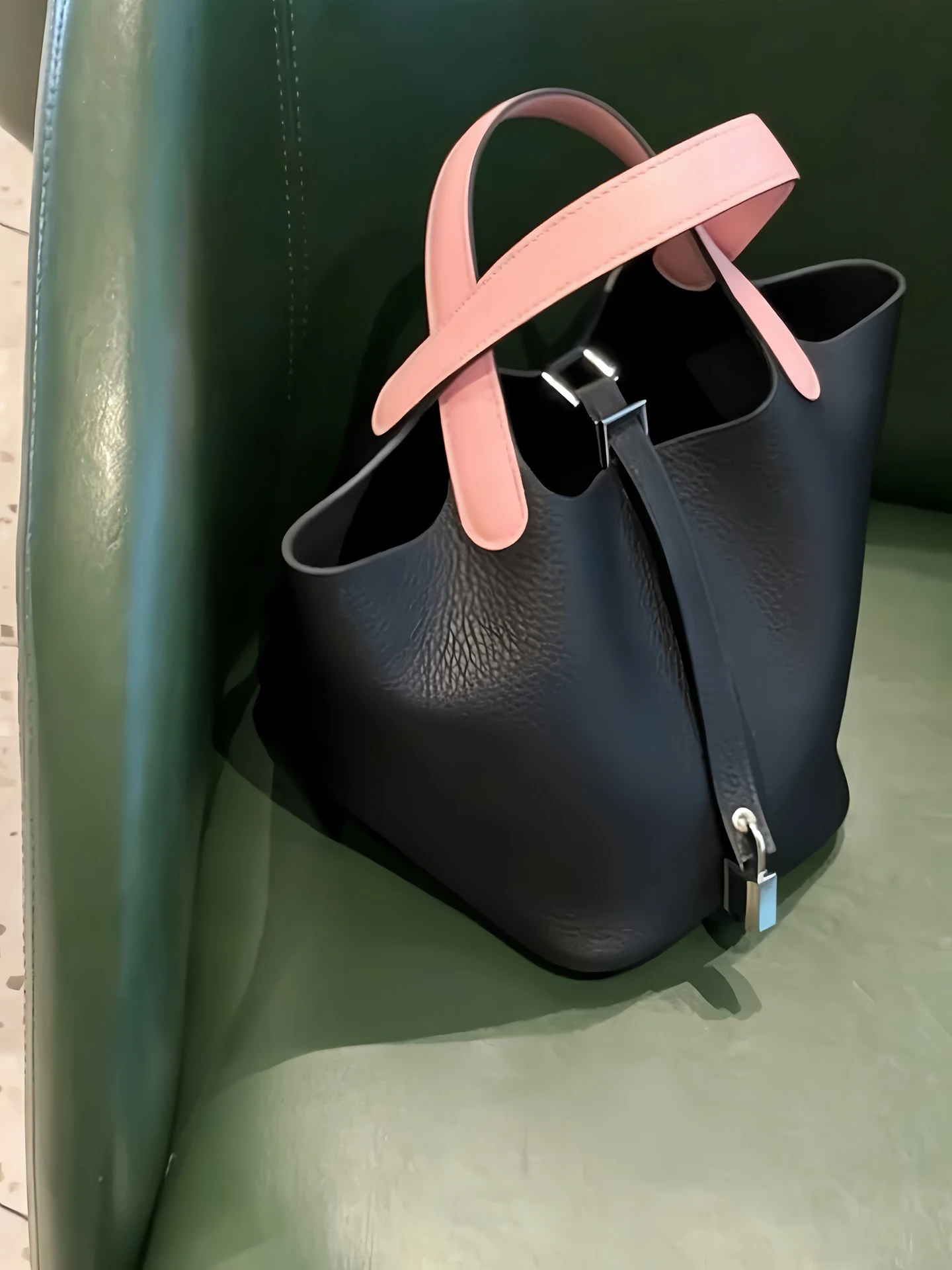 bolso-de-mano-tipo-cubo-de-gran-capacidad-para-mujer-bolso-de-viaje-nuevo-estilo-2026-bolso-negro-de-mercado-bolso-de-tra