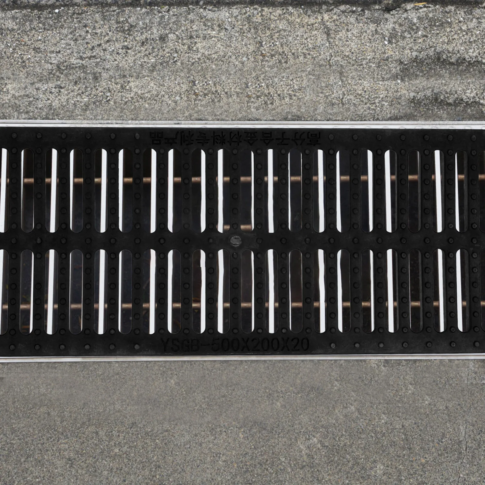 

Resin Manhole Cover Plastic Trench Grate Sturdy Drainage Grid For Outdoor Sewer System Replacement Trench Accessory