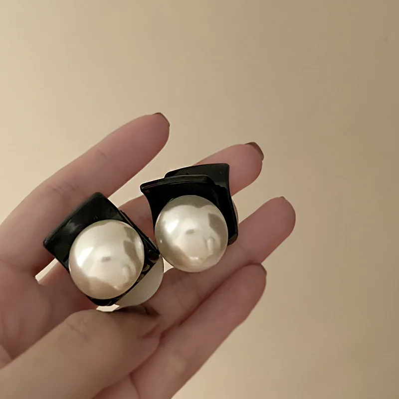 Senior sense French vintage pearl small grip small fragrance light luxury small design temperament fringe Pair clip Shark clip