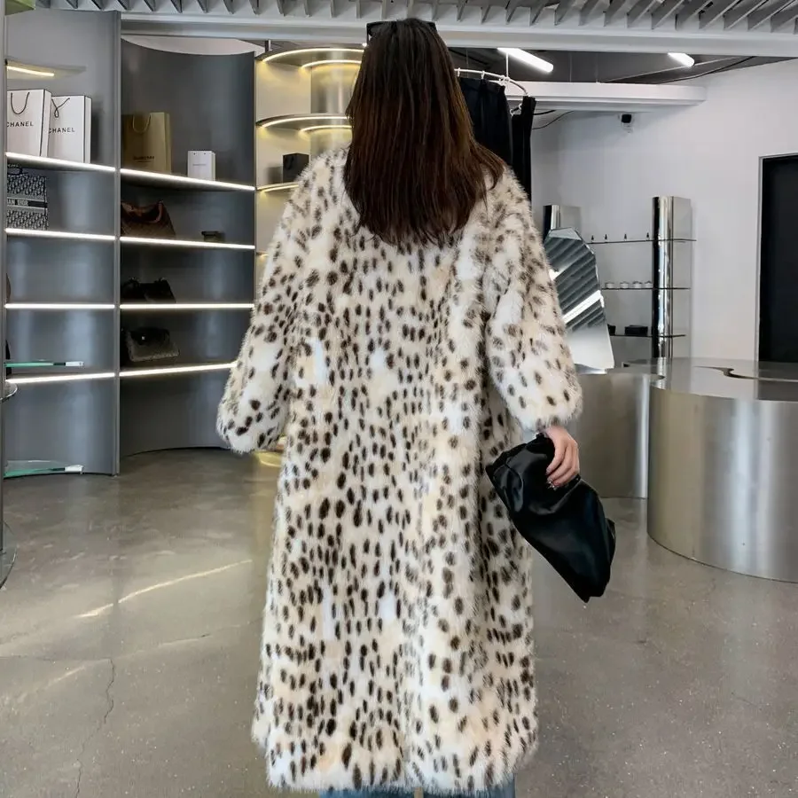 Cappotto di pelliccia lungo allentato di grandi dimensioni per le donne Cappotto di visone caldo invernale con stampa leopardata Cappotto di pelliccia ecologico casual Abiti coreani 2024