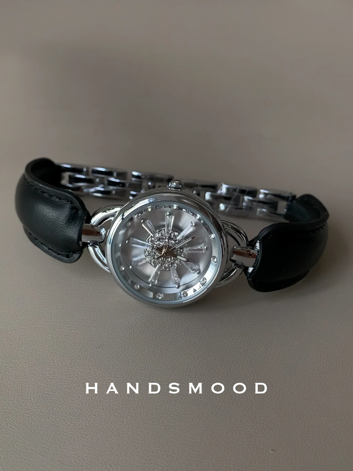 Orologio da donna elegante, lussuoso braccialetto in pelle con zirconi a forma di fiocco di neve, orologio al quarzo da donna alla moda, regali per le donne