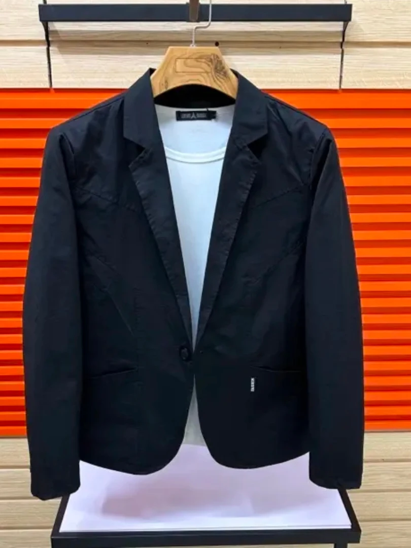 

Новый мужской повседневный костюм-пиджак весна-осень 2025: комфортный, деловой, городской стиль, с длинным рукавом, приталенный крой, не требует глажки