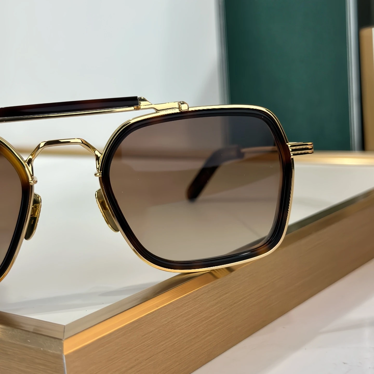 KILPATRICK Sunglasses Man Woman,Premium Metal Acetate Shades,Gold Square Frame,Grey Gradient UV400 Lens