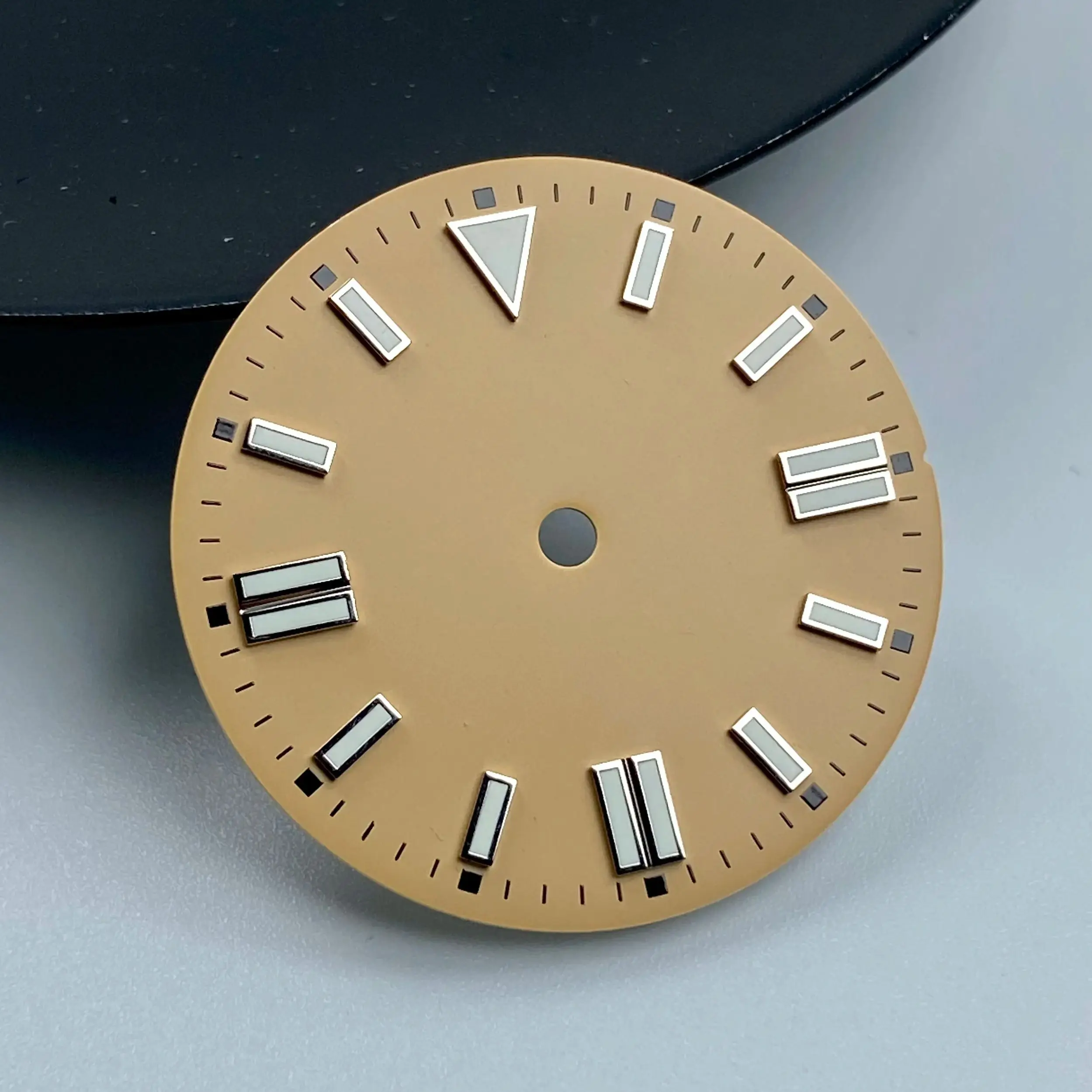 28.5mm Pistachio Lavender Beige Matte Watch Dial Suitable for NH35