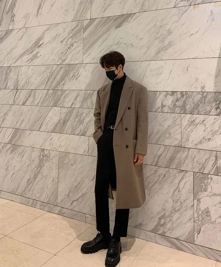 

Мужское зимнее пальто из смесовой шерсти с заниженной линией плеча