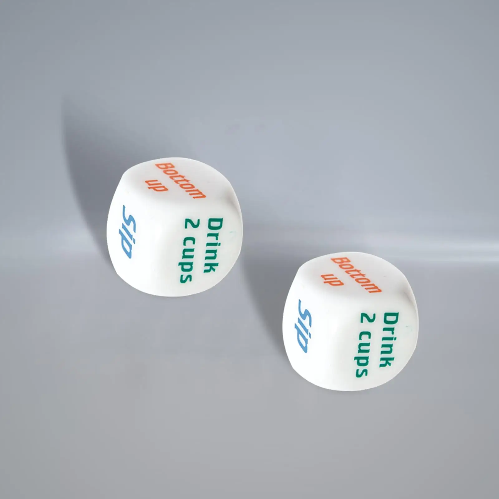 Jeu de dés en acrylique avec conception roulante gravée pour jeux de table et soirées à boire en plein air