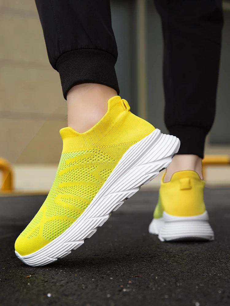 Couple Style Mesh Breathable Sock Shoes, Solid Color, Simple, Thick-Soled, Slip-On, Comfortable, Sports and Casual Shoes for Men and Women