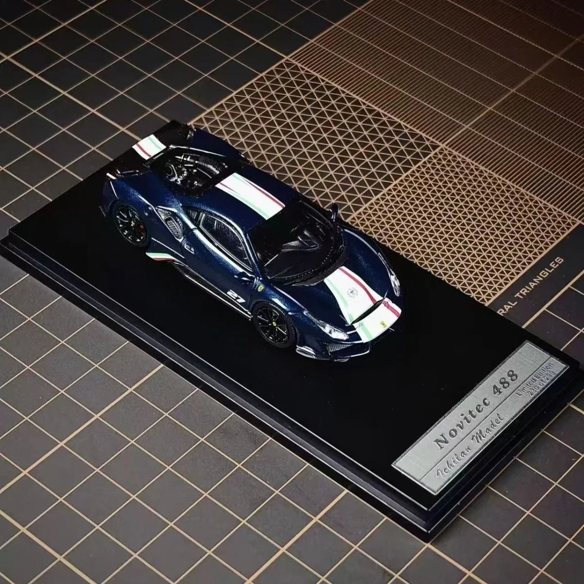 Image of StanceHunters SH 1:64 488 Pista Novitec Legierungsautomodell