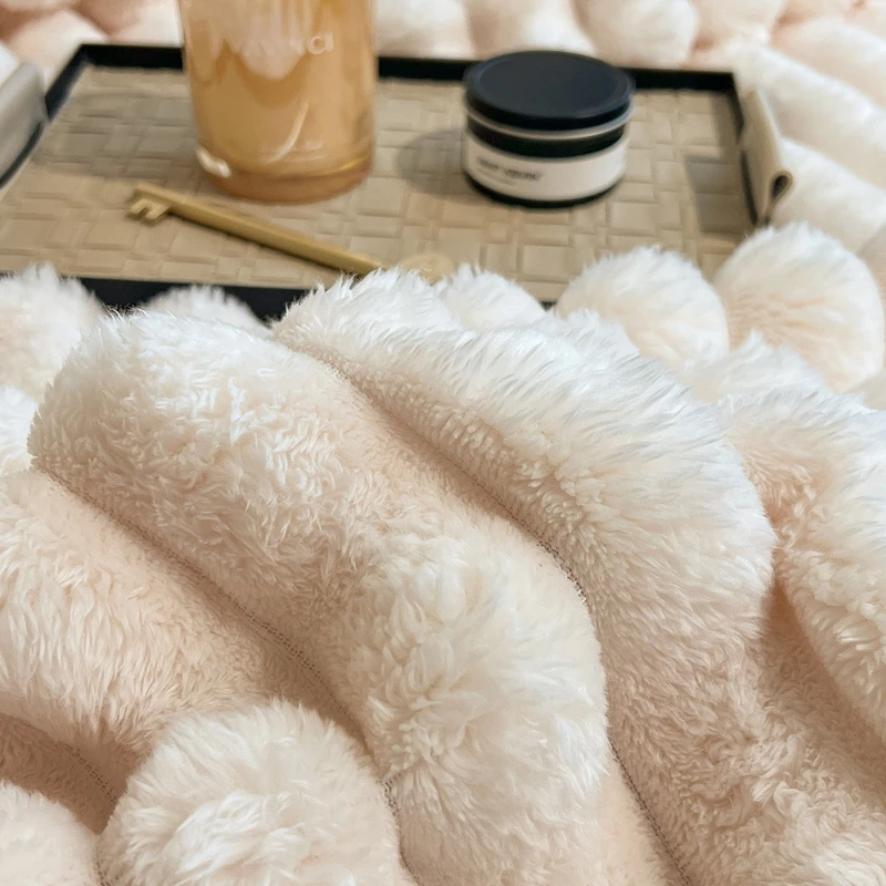 White Throw Blanket for Couch Super Soft Cozy Blankets for Women Girl Warm Winter Thick Polyester Plush Blanket for Home Bedroom
