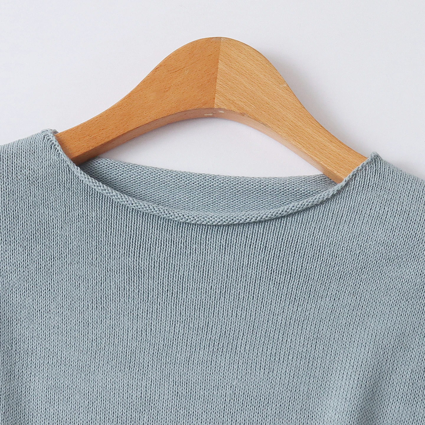 เสื้อสเวตเตอร์ไหมพรมถักทรงหลวม แขนยาว คอกลม สีพื้น รุ่นใหม่สำหรับฤดูใบไม้ร่วง แฟชั่นผู้หญิงอเนกประสงค์ รุ่น 9064