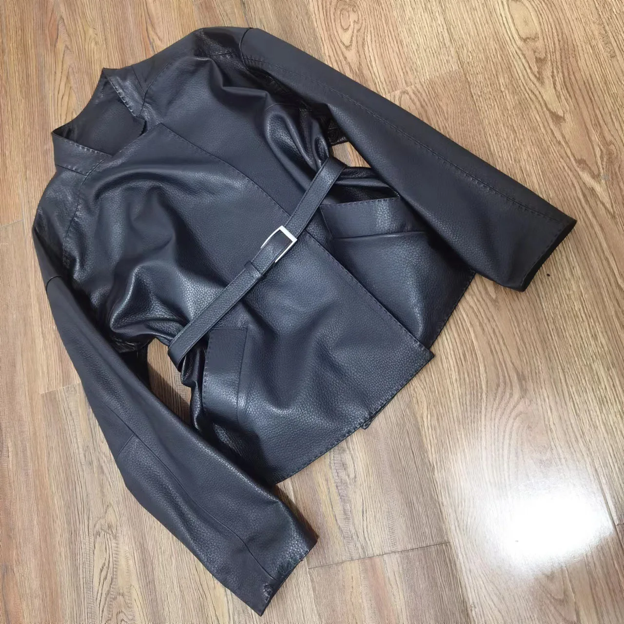 

2023New High grade cotton sheepskin short standing collar waistband jacket, Autumn women new bubble leather slim Fashion Top