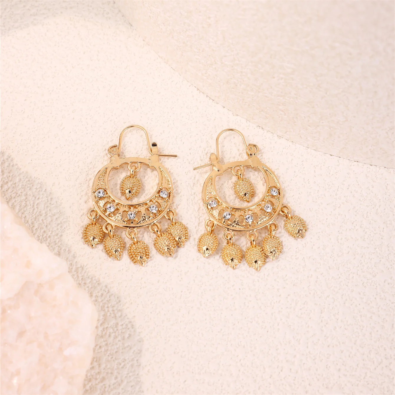 Classical Bridal Earring With Hedgehog Shape Luxury Rhinestones Ear Decoration Hook France Popular Dangling Earrings