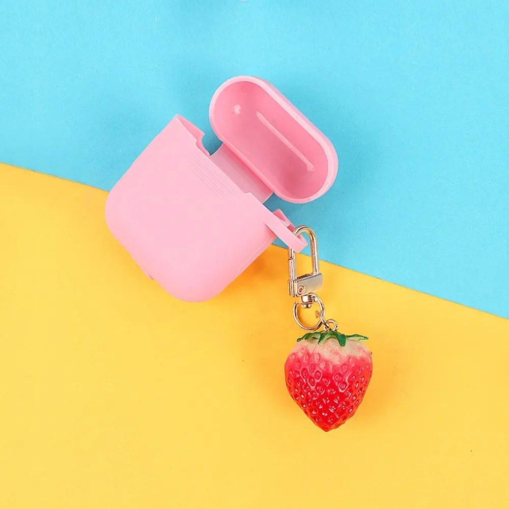 1Pc Strawberry Red Heart Styling Keychain Keyring for Women Girl Jewelry Simulated Fruit Cute Car Key Holder Decoration Keyring