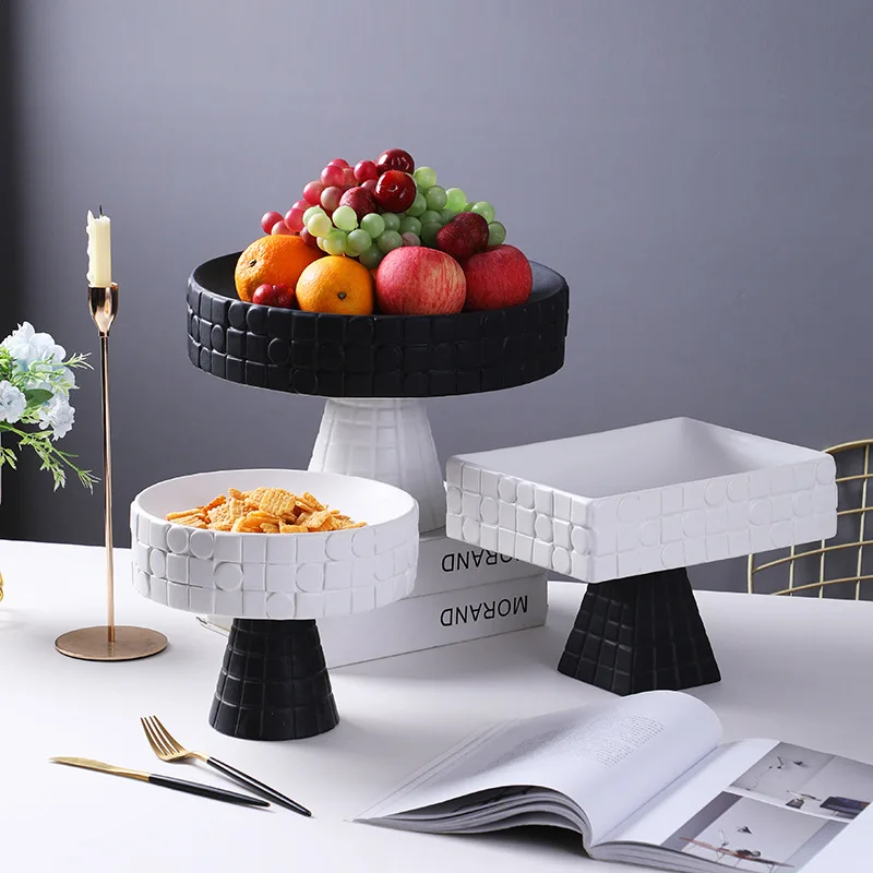 

Creative Black and White Round Ceramic Fruit Plate Hotel Restaurant Serving Tray Home Candy Snack Plate Porcelain Dishes Decor